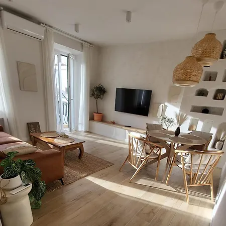 Maris - In Historical Center Of Apartament *