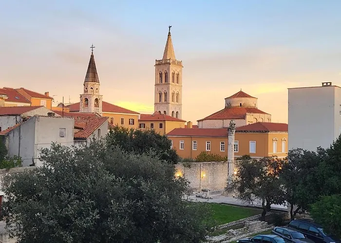 Maris - In Historical Center Of זאדאר
